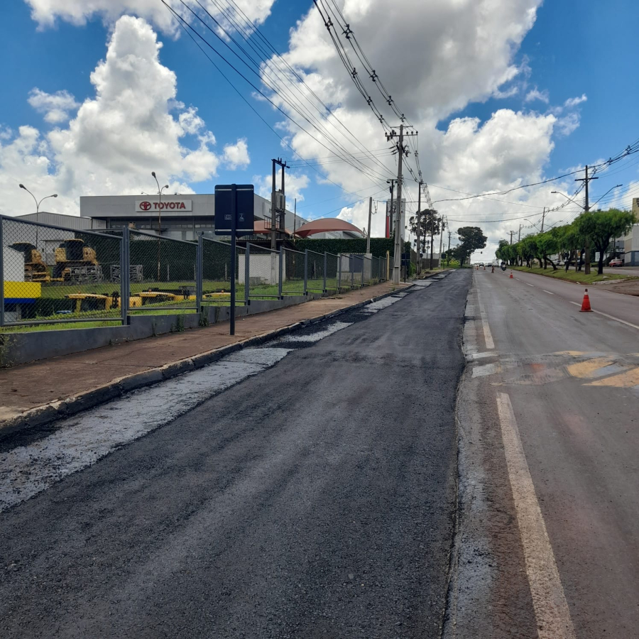 Trecho municipalizado da PRC-487 em Campo Mourão recebe melhorias no asfalto