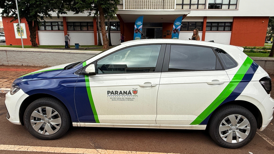 Agência do Trabalhador de Campo Mourão recebe novo veículo do Governo do Estado