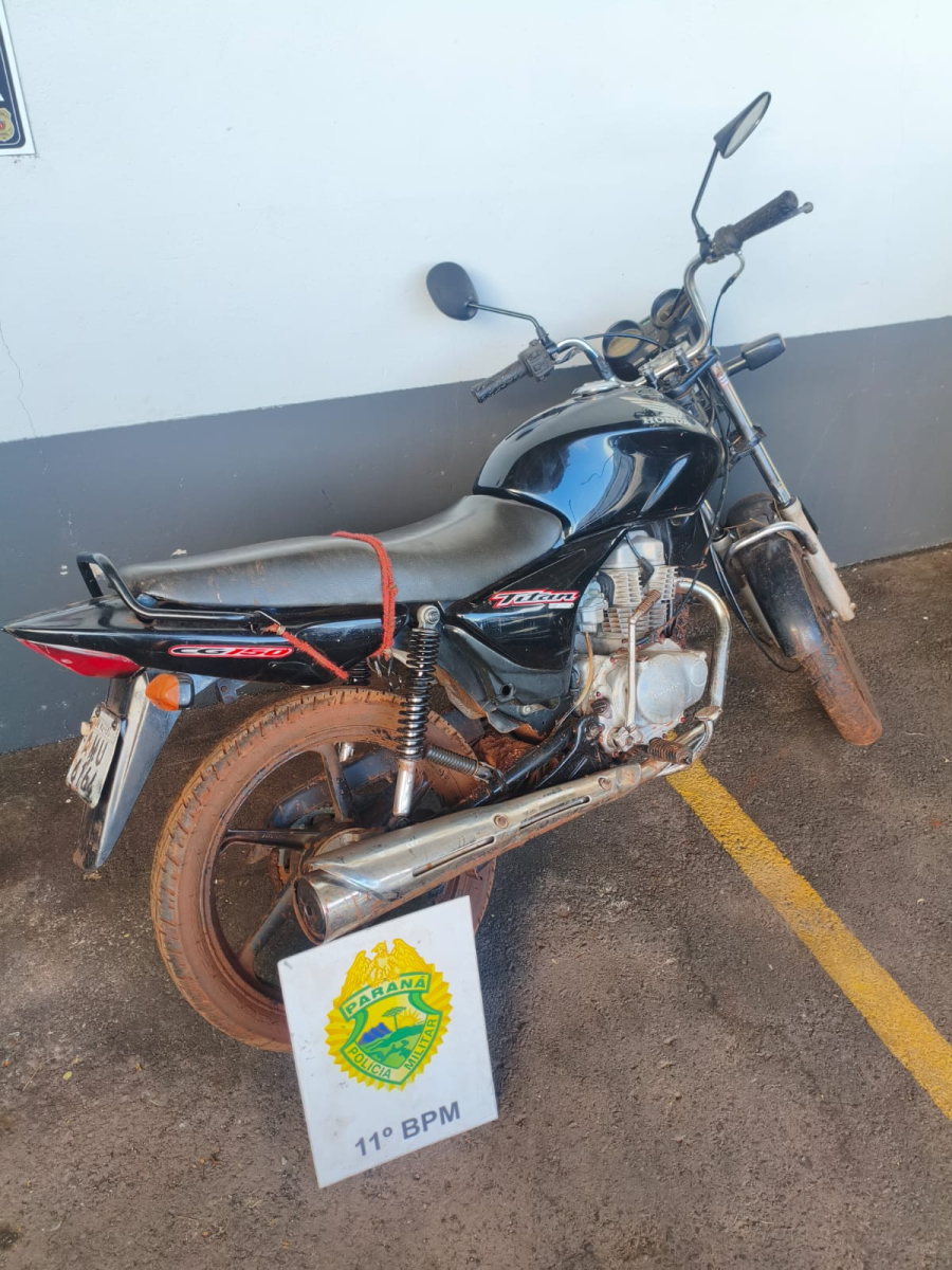 POLÍCIA MILITAR RECUPERA MOTOCICLETA FURTADA EM ÁREA RURAL DE JANIÓPOLIS