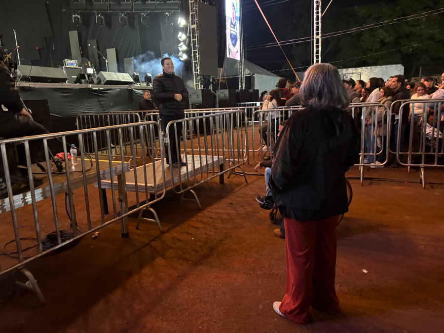 Festa Nacional do Carneiro no Buraco reforça acessibilidade com espaço exclusivo e intérprete de Libras nos shows