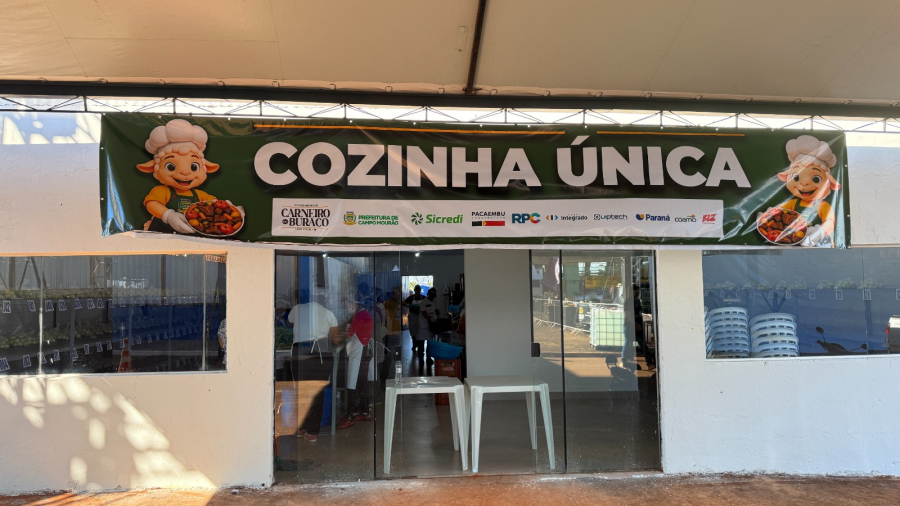 Cozinha Única entra em ritmo intenso para preparar o tradicional Carneiro no Buraco