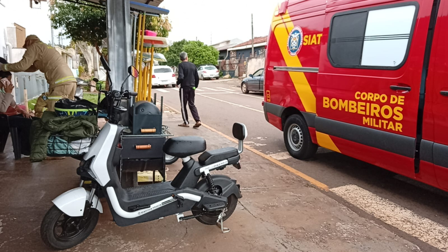 Mulher sofre fraturas e quebra dentes após queda de patinete elétrico em Campo Mourão