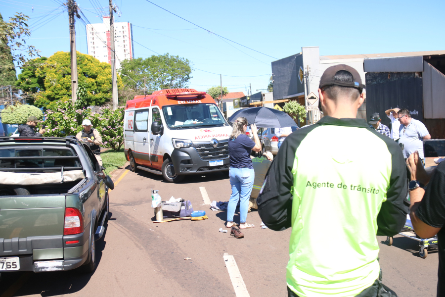 Motociclista sofre fratura exposta após colisão violenta com Fiat Strada em Campo Mourão
