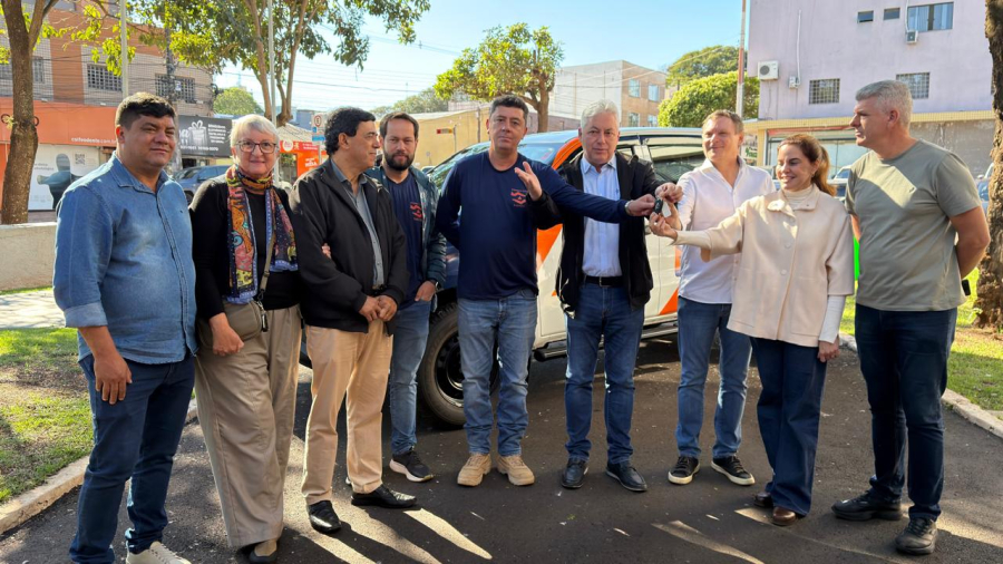 Defesa Civil de Campo Mourão recebe nova caminhonete 4x4 para reforçar atendimentos