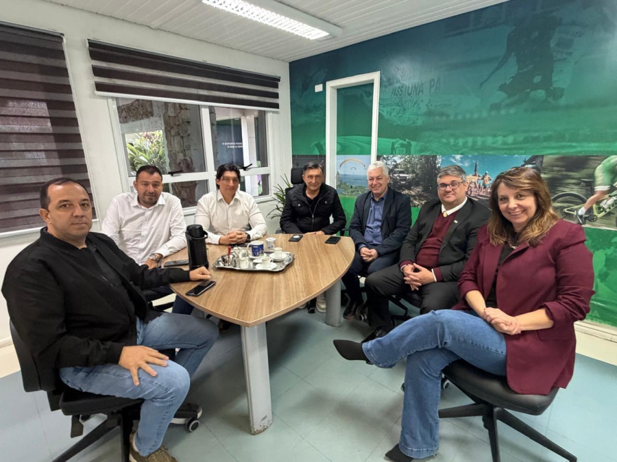 Prefeito de Campo Mourão busca novos investimentos para infraestrutura esportiva em reunião com Governo do Paraná