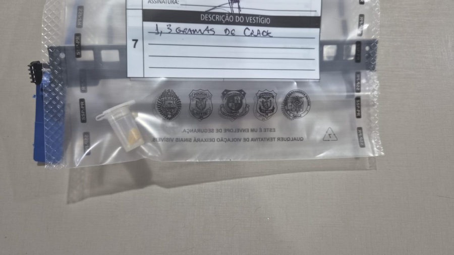 Mulher é abordada com porção de crack durante patrulhamento em Campo Mourão